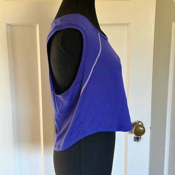 6 for $25 - NWOT Terez Cropped Racerback Athletic Tank - Picture 2 of 4